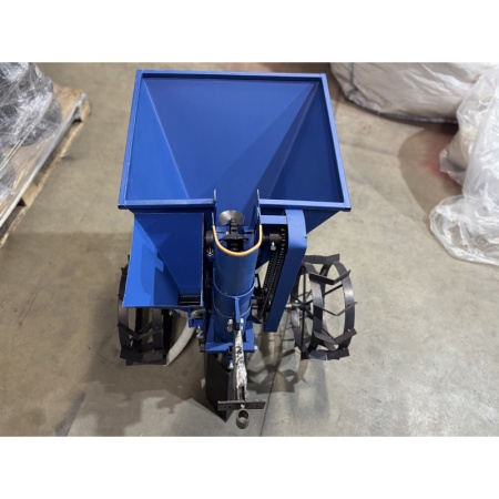 Картофелесажалка КС-01-01 с дозатором для удобрений от интернет-магазина россел.рф