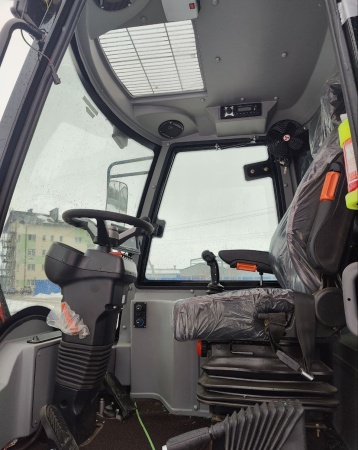 Фронтальный погрузчик Rossel R-2000 от интернет-магазина rossel.by