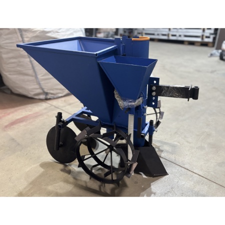 Картофелесажалка КС-01-01 с дозатором для удобрений от интернет-магазина россел.рф