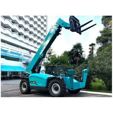 Телескопический погрузчик Sunward SWTH4517 от интернет-магазина rossel.by
