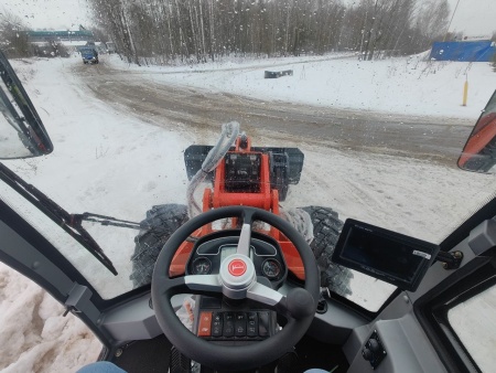 Фронтальный погрузчик Rossel R-2000 от интернет-магазина rossel.by