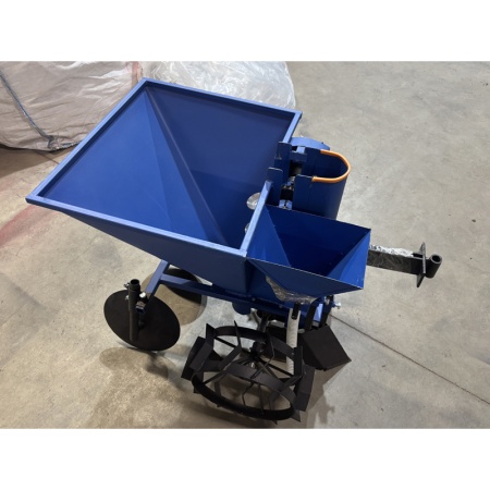 Картофелесажалка КС-01-01 с дозатором для удобрений от интернет-магазина россел.рф