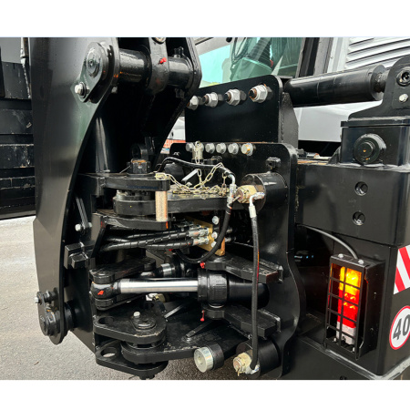 Экскаватор-погрузчик ERB100