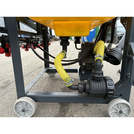 Опрыскиватель полевой навесной Rossel P300 от интернет-магазина россел.рф