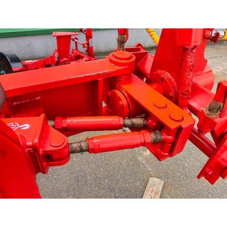 Плуг МЗШ оборотный 3-корпусный навесной ПОН-3-35 от интернет-магазина россел.рф