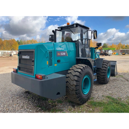 Фронтальный погрузчик Sunward SL52W от интернет-магазина rossel.by