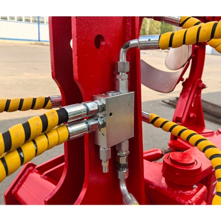 Плуг МЗШ оборотный 3-корпусный навесной ПОН-3-35 от интернет-магазина россел.рф