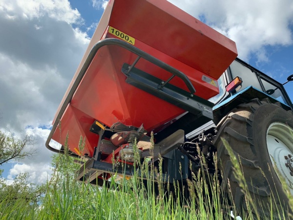 Разбрасыватель удобрений РУМ 2200 литров от интернет-магазина россел.рф