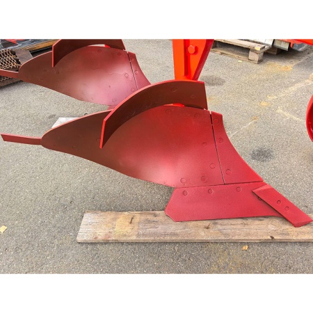 Плуг МЗШ оборотный 3-корпусный навесной ПОН-3-35 от интернет-магазина россел.рф