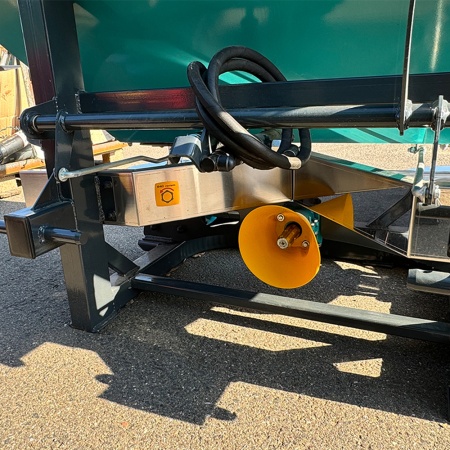 Разбрасыватель РУМ-1000 полевой усиленный, тентованный (порошковая покраска) от интернет-магазина россел.рф