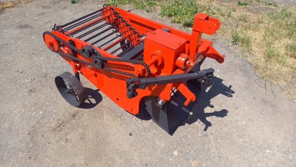 Картофелекопалка КК-02 для минитракторов МТЗ от интернет-магазина россел.рф