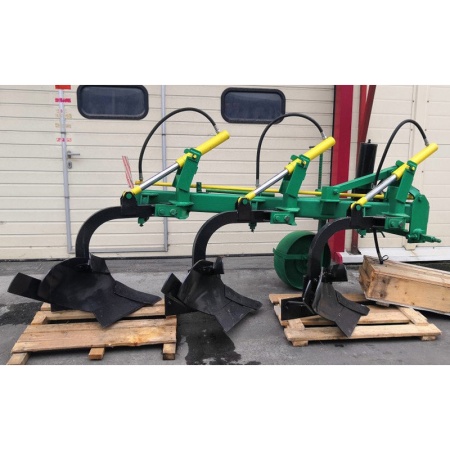 ПГП-3-35-3 Плуг 3-х корпусный (2022 год выпуска) от интернет-магазина россел.рф