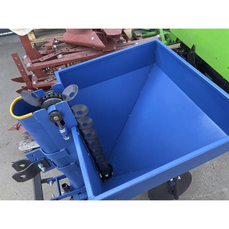 Картофелесажалка КСТ-01-01 на 3 точки от интернет-магазина россел.рф