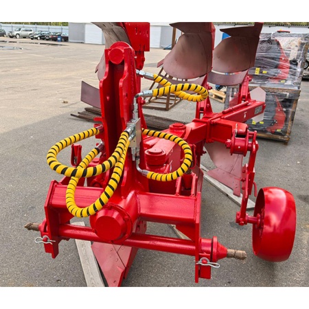 Плуг МЗШ оборотный 3-корпусный навесной ПОН-3-35 от интернет-магазина россел.рф