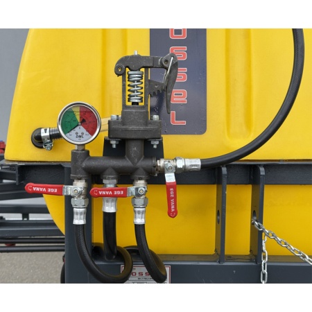 Опрыскиватель полевой навесной Rossel P200 от интернет-магазина россел.рф