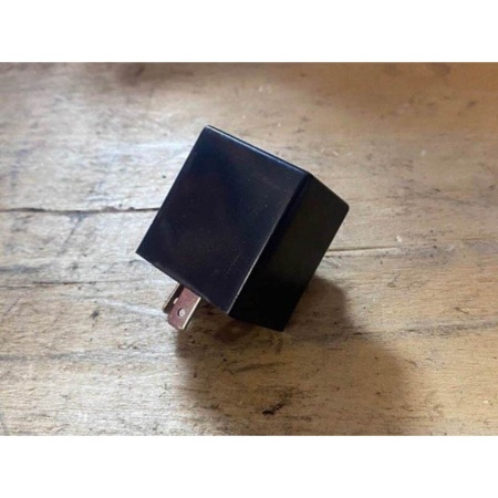 Реле поворотов минитракторов (2 контакта, пластик) от интернет-магазина россел.рф